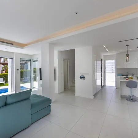 Villa Piera By The Sea Protaras
